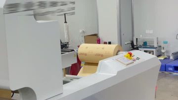 Kraft paper greaseproof paper packaging bag production video
