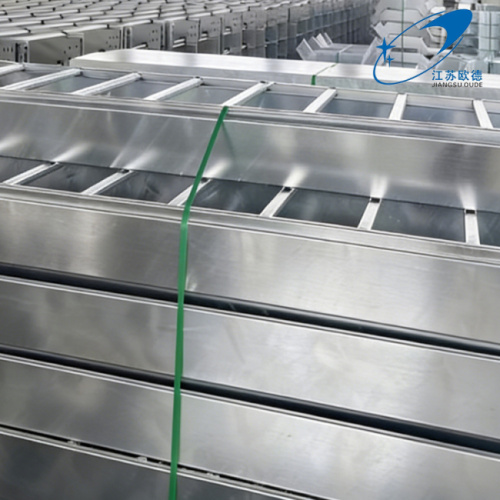 شركة Jiangsu Oude Electric تطلق علبة الكابلات الفولاذية المجلفنة ذات السلالم الثقيلة لمشاريع البنية التحتية ذات الظروف القاسية
