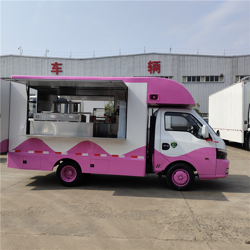 Lojas de rua de caminhões de café com bebidas geladas