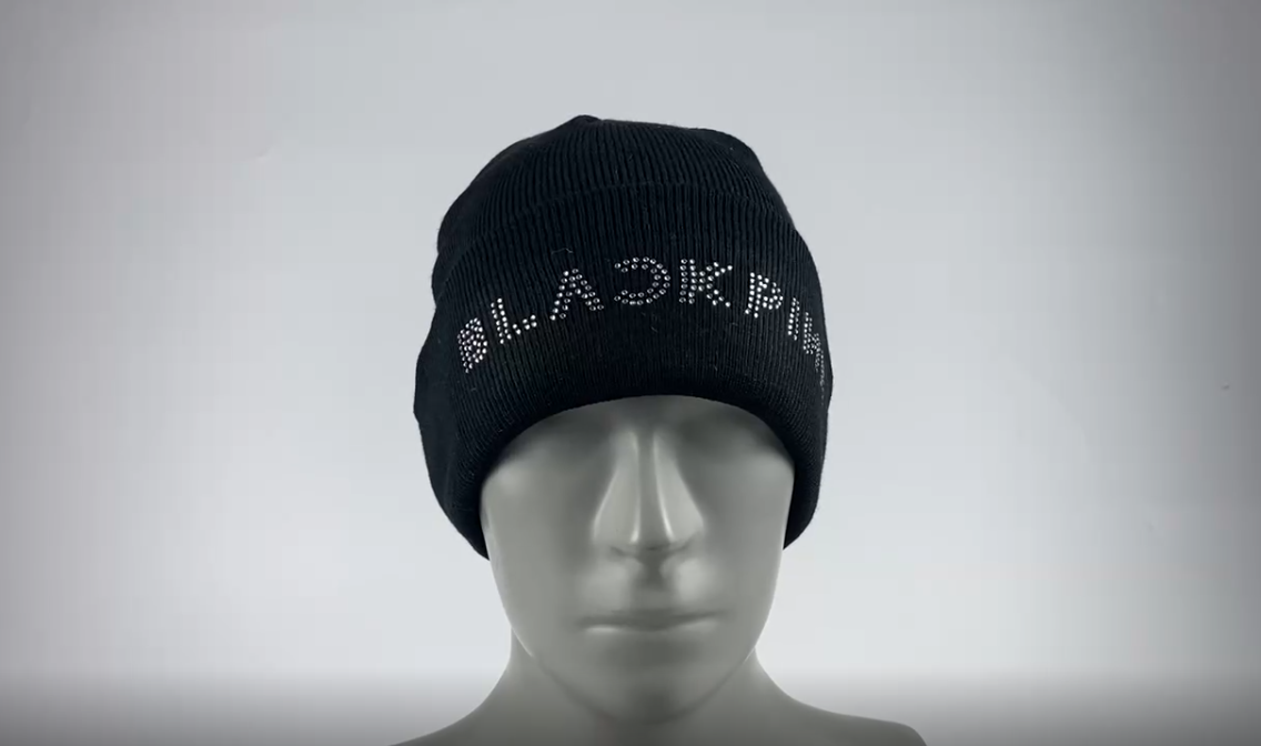 Strik beanie hat med rhinestone