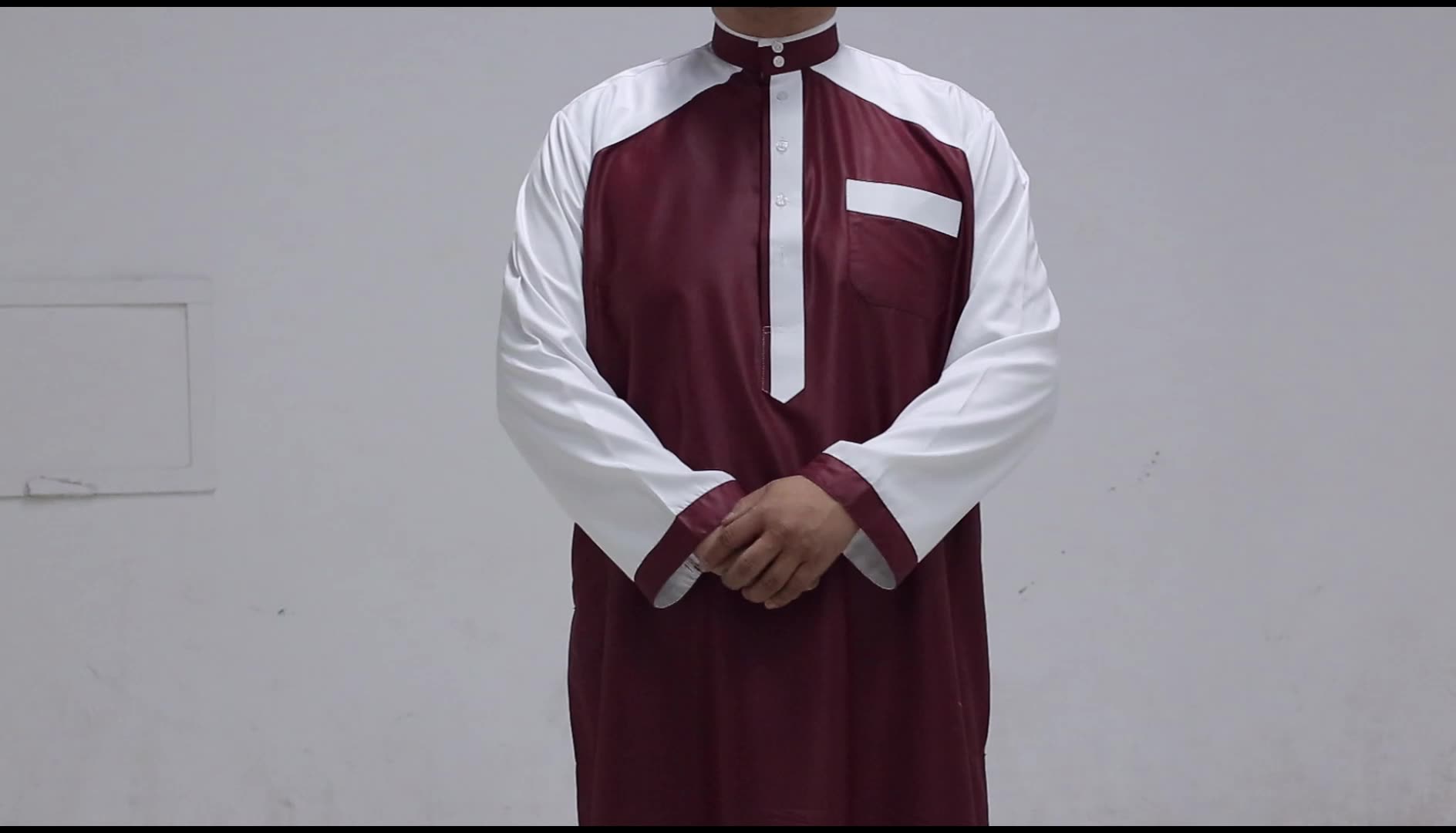 Hotsale thobe nuovi disegni uomini islamici vestiti di genere abaya a dubai1