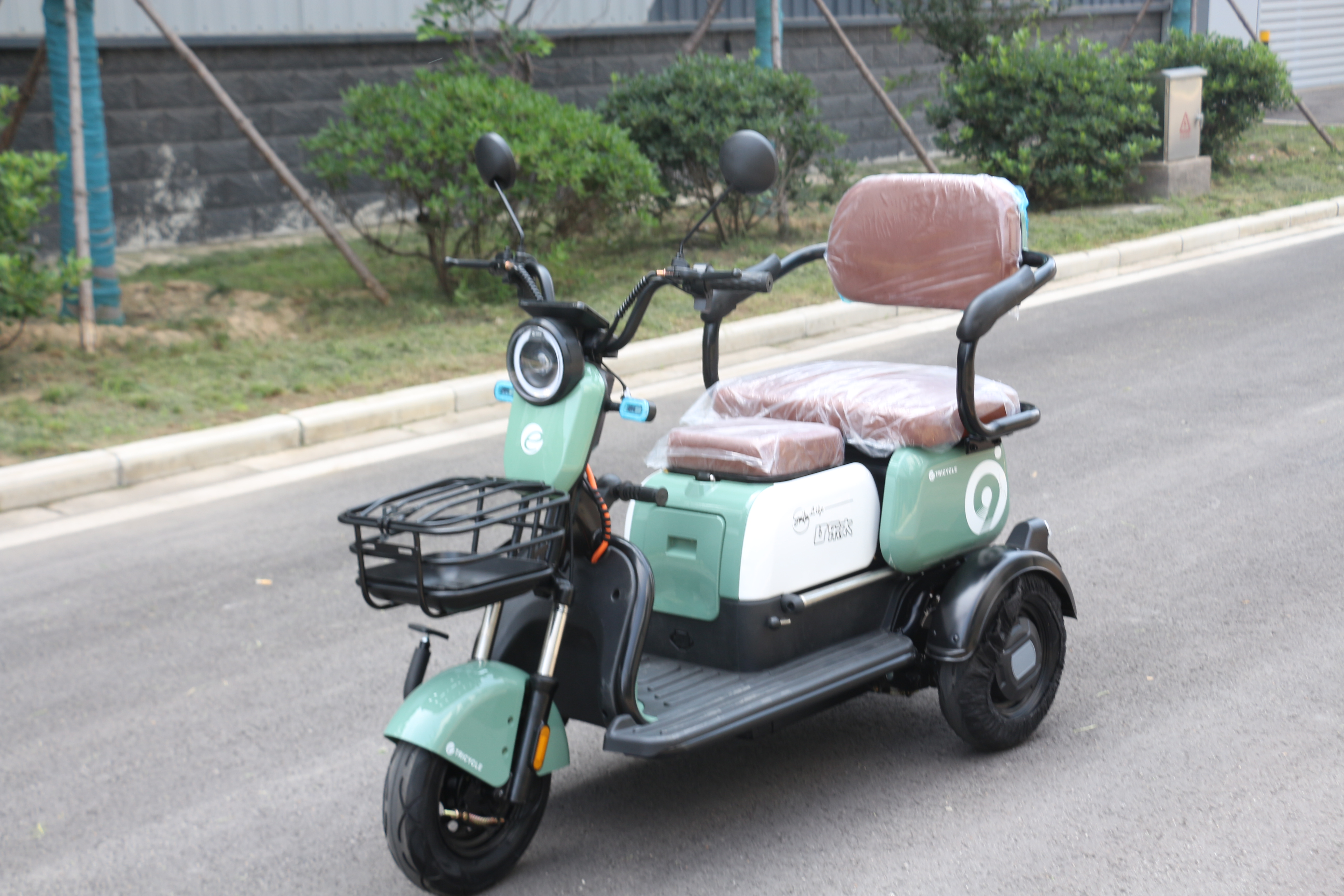 Prix ​​du tricycle électrique x3