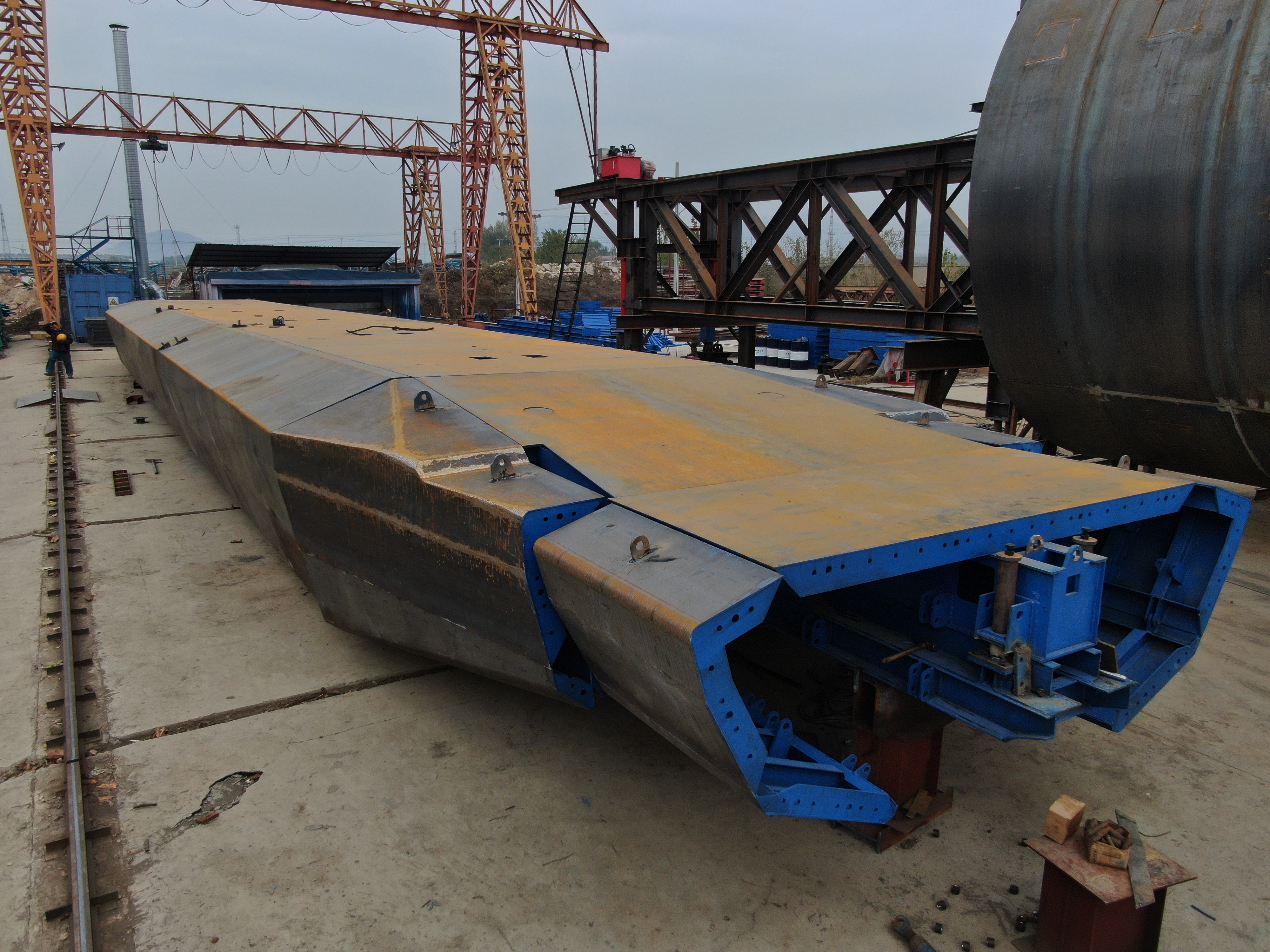 Hydraulic Box Girder.MP4