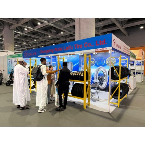 La Feria de Cantón está repleta de emoción y los neumáticos de la marca KUMA de Ruisilaifu están conquistando clientes de varios países.