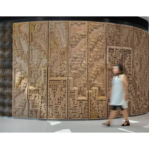 Die Kunstwand aus 3D-gedrucktem Sand wurde vom Dubai Museum dauerhaft gesammelt