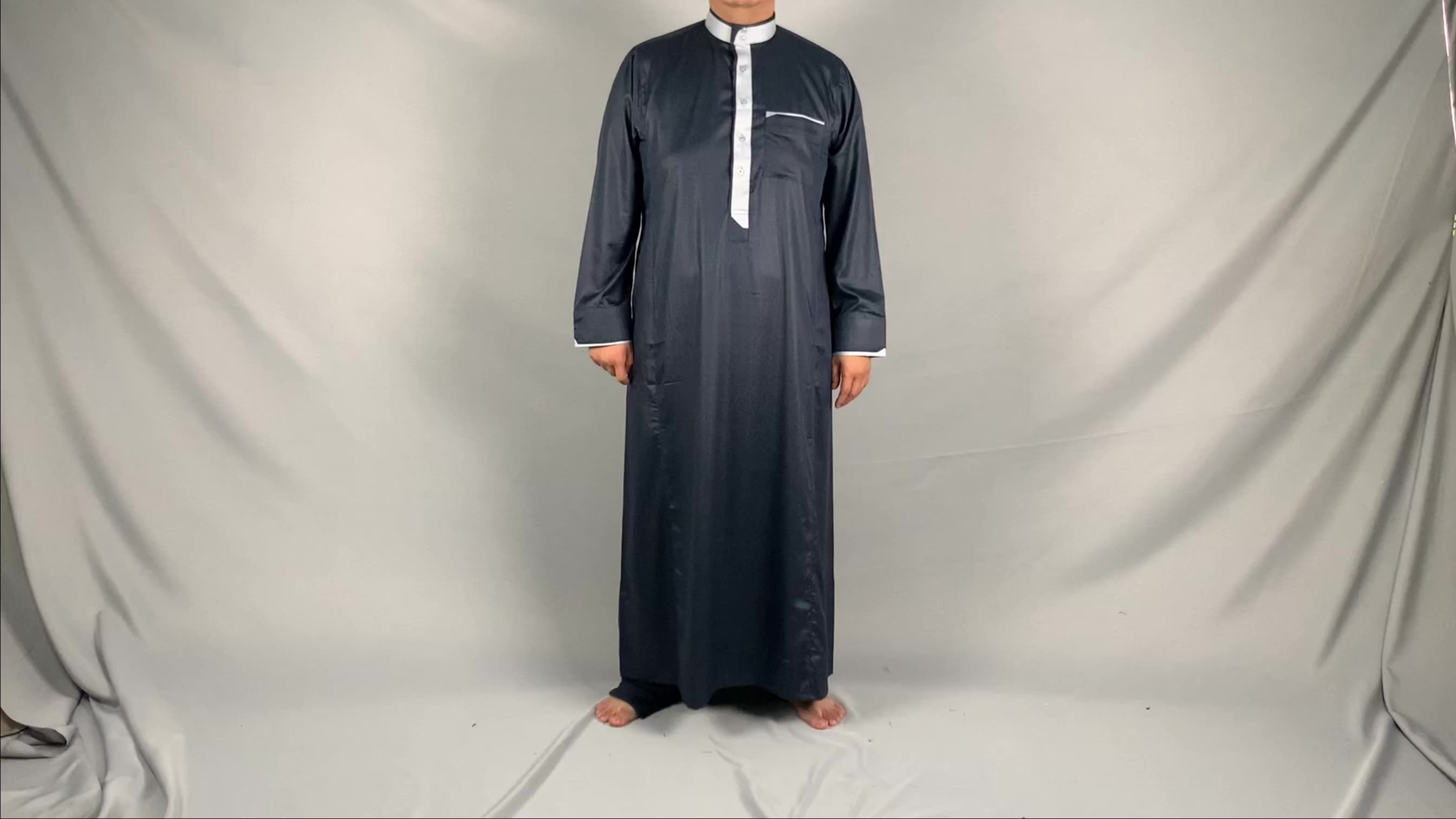 Classici abiti sauditi per uomini e adulti con abbigliamento più traspirante di alta qualità Musulmul Thobe1