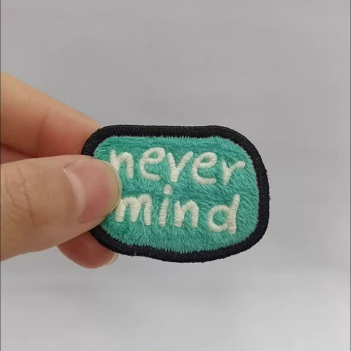 Sulaman pada fabrik mewah khas