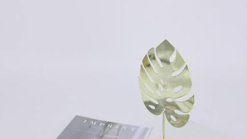 Metal leaf