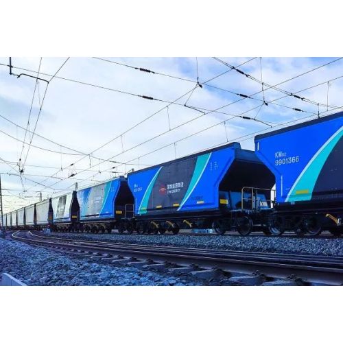 Die weltweit erste Charge von Carbon Faserverbund leichten LKWs