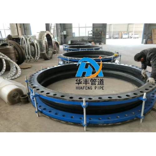 What should be noted during the installation of flanged rubber expansion joints?