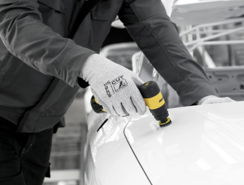 تدعم المنتجات الكاشطة الاحترافية صناعات السيارات والمعادن