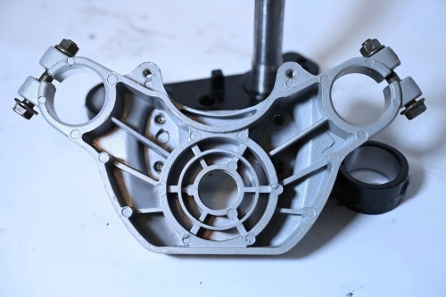 Guía de materiales de abrazaderas de horquilla para triciclo: acero frente a acero inoxidable | Diamante Ming