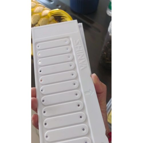 Plastic shell injection shell