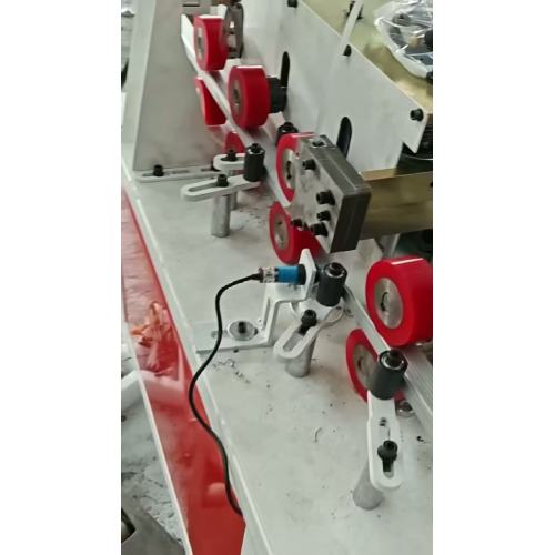 Máquina de instalação de tira de vedação de borracha de alumínio