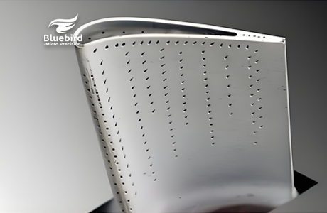 Máquina de corte por láser de femtosegundo para mecanizar orificios de película de aire de palas de turbina