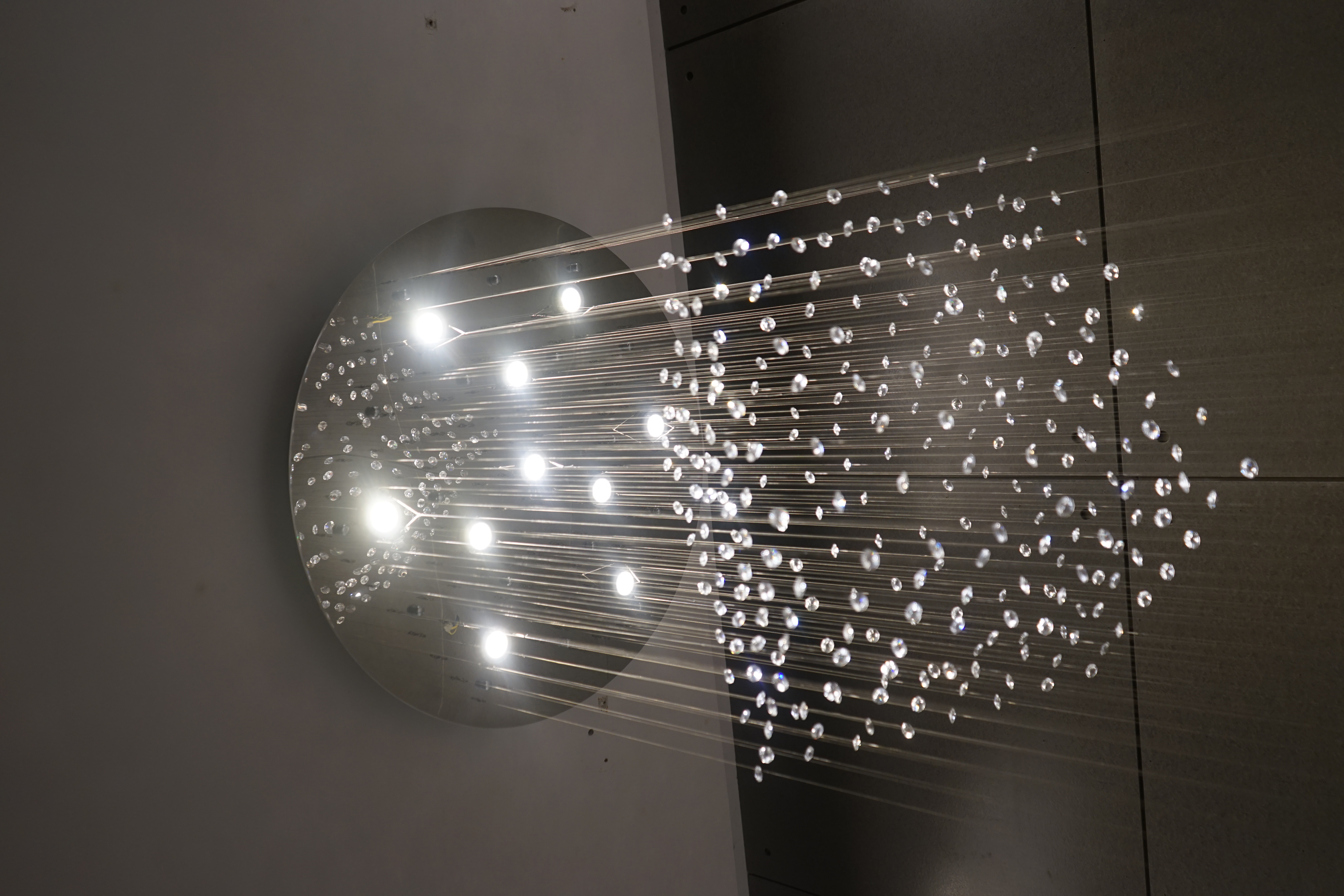 Waterdrop pendant light