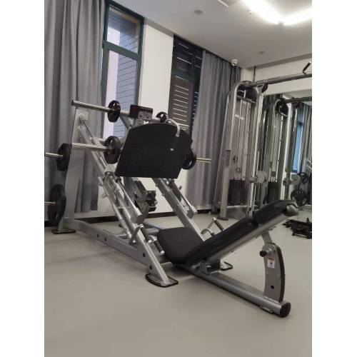 LJ Fitness Gimnasio del cliente nigeriano