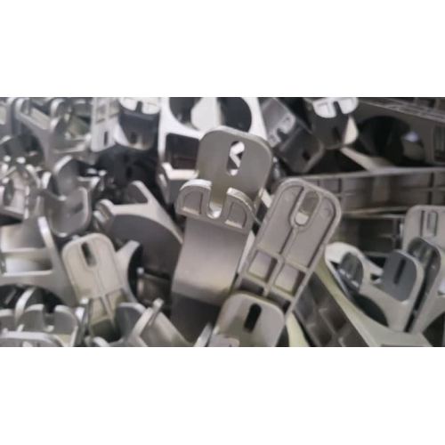 Abrazaderas para cables de aluminio y PVC con doble perno Trefoil de 15 mm a 155 mm