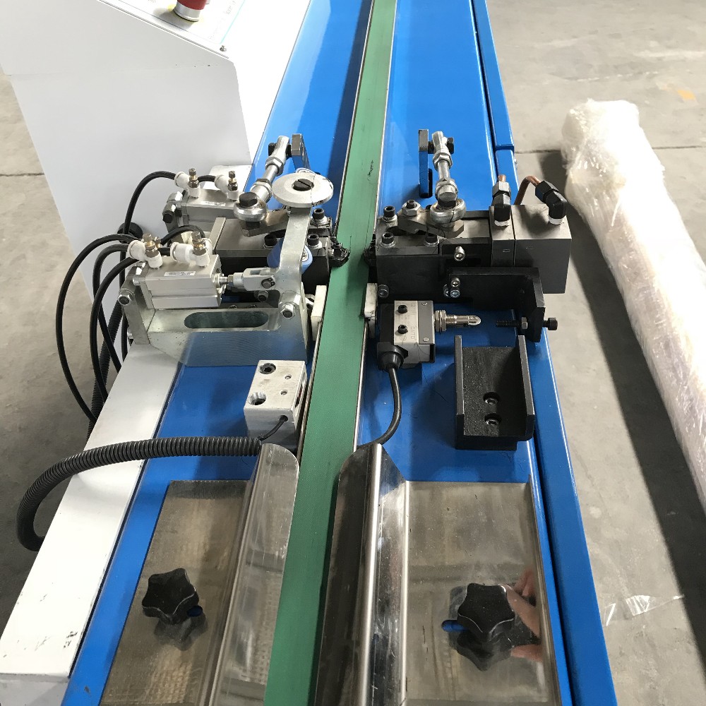 Hot Butyl Sealing Machine