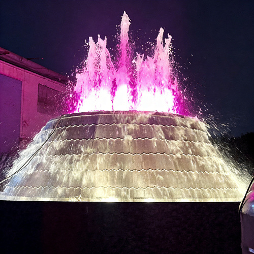 Мизоҷони африқоӣ ба фабрикаи фаввораи DEWY барои гуфтушунидҳои ҳамкорӣ ва санҷиши маҳсулот ташриф меоранд