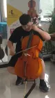 Studente di fascia alta o violoncello principiante