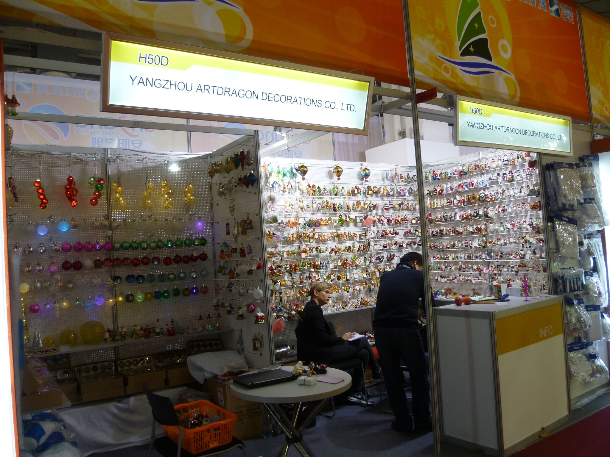 Yangzhou Artdragon Decorations Co., Ltd.