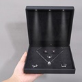 Großhandel Custom Logo Schmuck Velvet Halskette Armband Verpackungsschachtel mit Beleuchtung schwarzer Plastik -LED -Ohrringe Ring Schmuckschachtel1