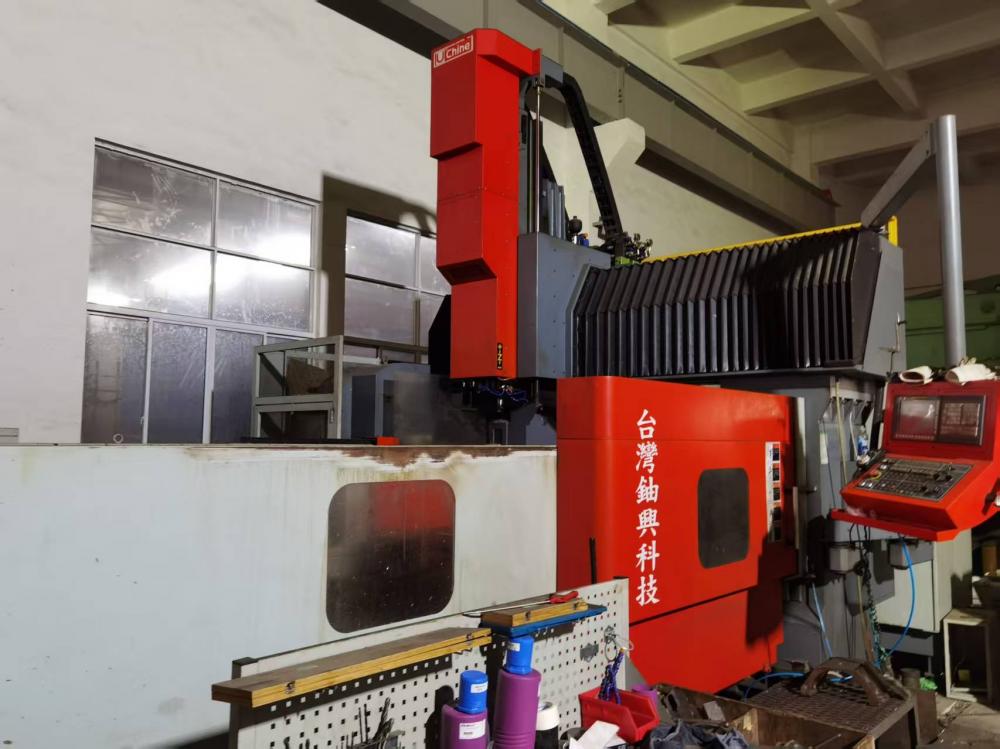 CNC gantry machining center