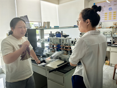 Le testeur de résistivité de poudre Suzhou Jingge ST2742C aide à tester la résistivité de la poudre de phosphate de fer et de lithium