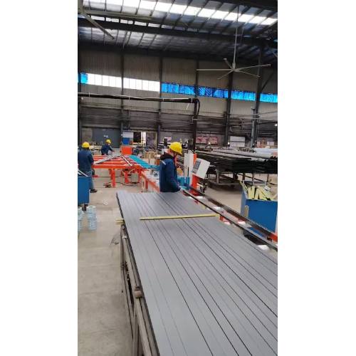 Machine automatique de collage de film pour l'aluminium