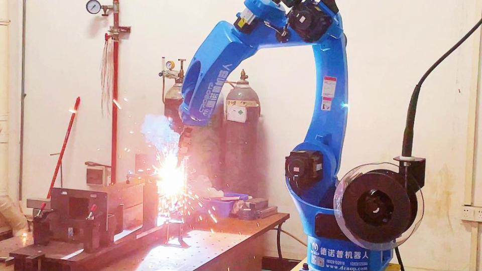 6-robot-welding