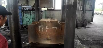 Hot-pressed pipe fittings, thick-walled pipe fittings