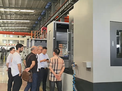 Глабальная дэлегацыя візітаў на Glab: Погляд на будучыню інтэлектуальнага вытворчасці