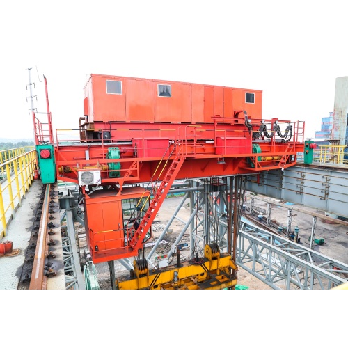 Intelligent Coke Tank Crane is Put Into Use