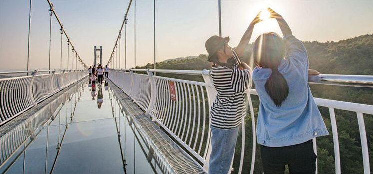 Yinglongxia glass walkway in Chongqing-SGP FILM