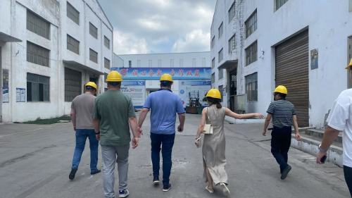 Russian customers came to our factory for inspection and visit