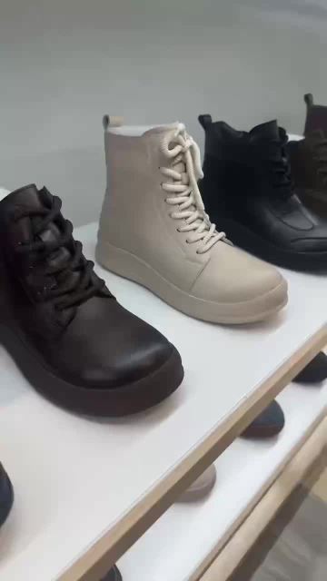 Product Display | Men‘s and Women’s Leather Shoes Collection