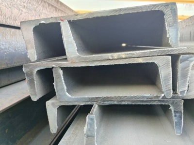 Shansteel Iron and Steel ha lanzado una línea de producción inteligente para el acero del canal formado por el frío con bordes rizados hacia adentro, con una precisión de procesamiento de ± 0.02 mm.