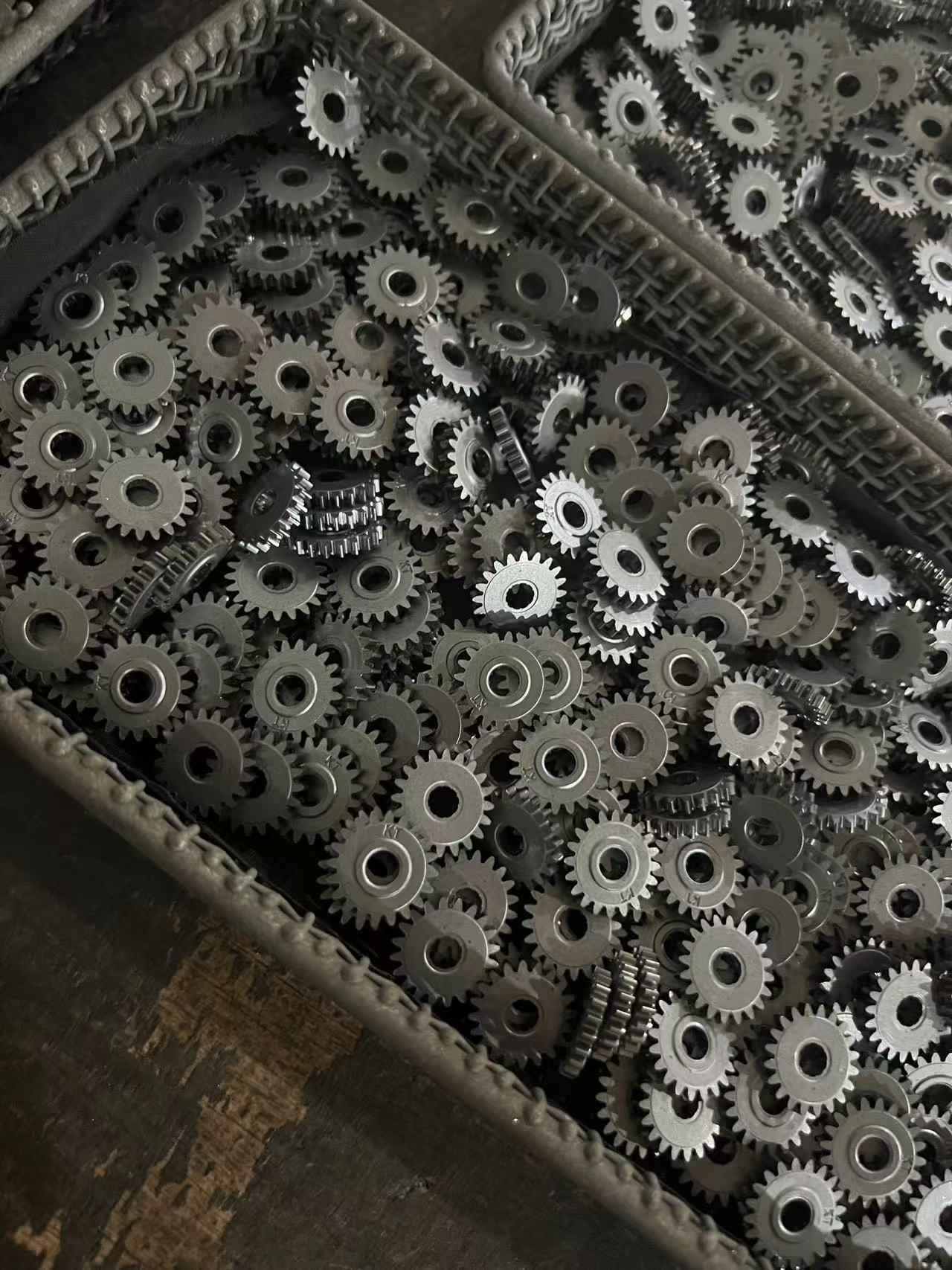 Wenn Sie Gears anpassen möchten, hinterlassen Sie bitte eine Nachricht. Unser Unternehmen bietet qualitativ hochwertige Ressourcen und Dienstleistungen an und fragt sich gerne an.