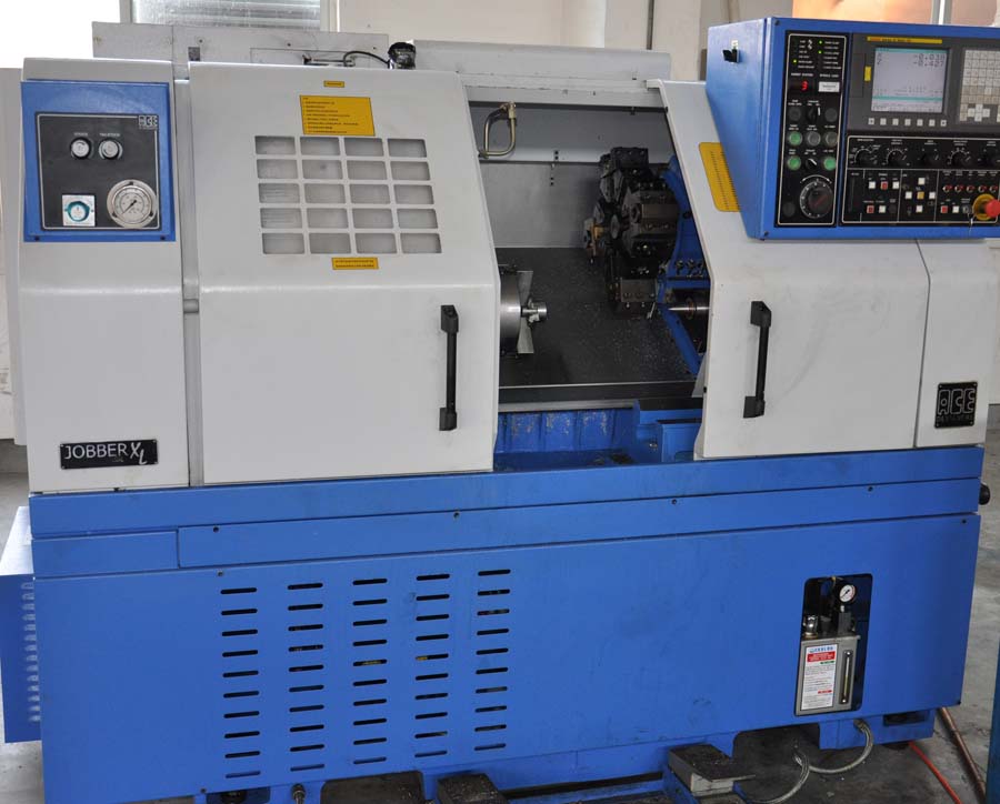 lx CNC LATHE1