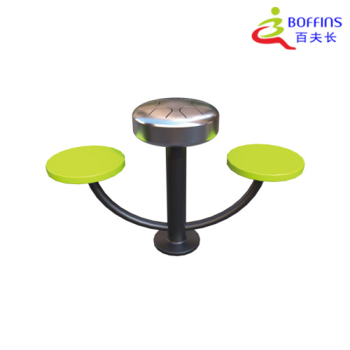 تكشف شركة Wenzhou Centurion Amusement Equipment Co., Ltd. عن مقعد لعب دوار ثلاثي المقاعد باللونين الأخضر والمعدني، مما يؤدي إلى توسيع مجموعتها من معدات اللعب العملية التي لا تعمل بالطاقة