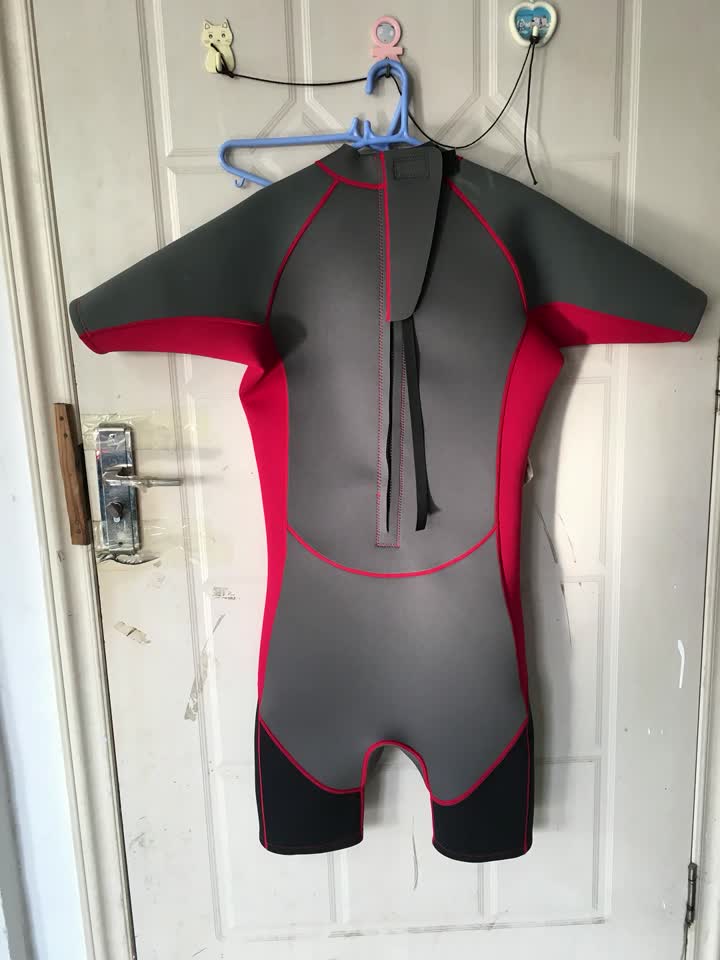 Wetsuit menyelam