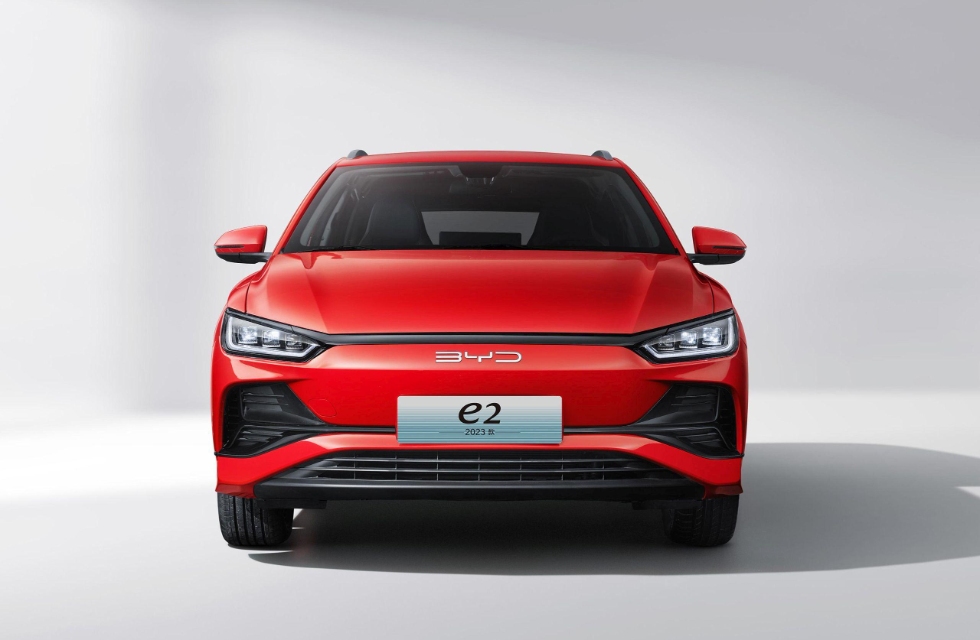 2023 BYD E2 - Couleur rouge SUV EV