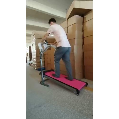 Домашние занятия фитнесом на механической беговой дорожке