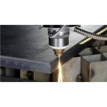 Wie schneide ich eine rostige Eisenblechplatte mit Laserschneidemaschine?
