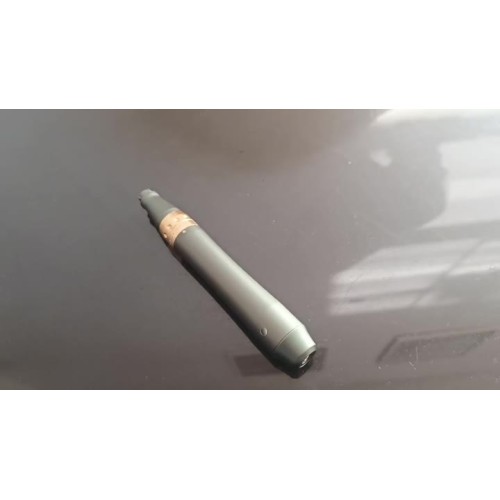 Q3 Inside Battery Derma stylo