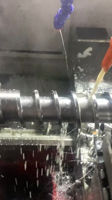 milling a screw