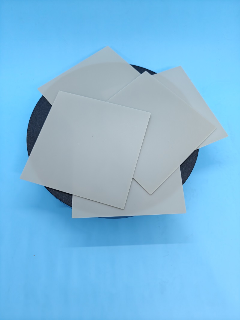Aluminiumnitrid -Keramik -Substrat für elektronische Verpackungen