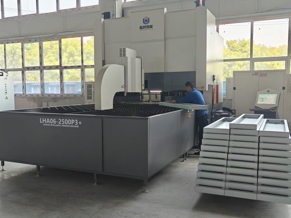 Intelligent Flexible Bending Machine