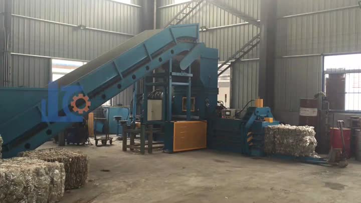 Horizontal fully automatic plastic bottle baler